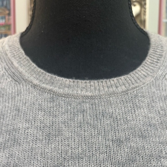 ELLEN TRACY 100% CASHMERE LIGHT GRAY CLASSIC LONG SLEEVE CREW NECK SWEATER SZ S - Picture 6 of 8